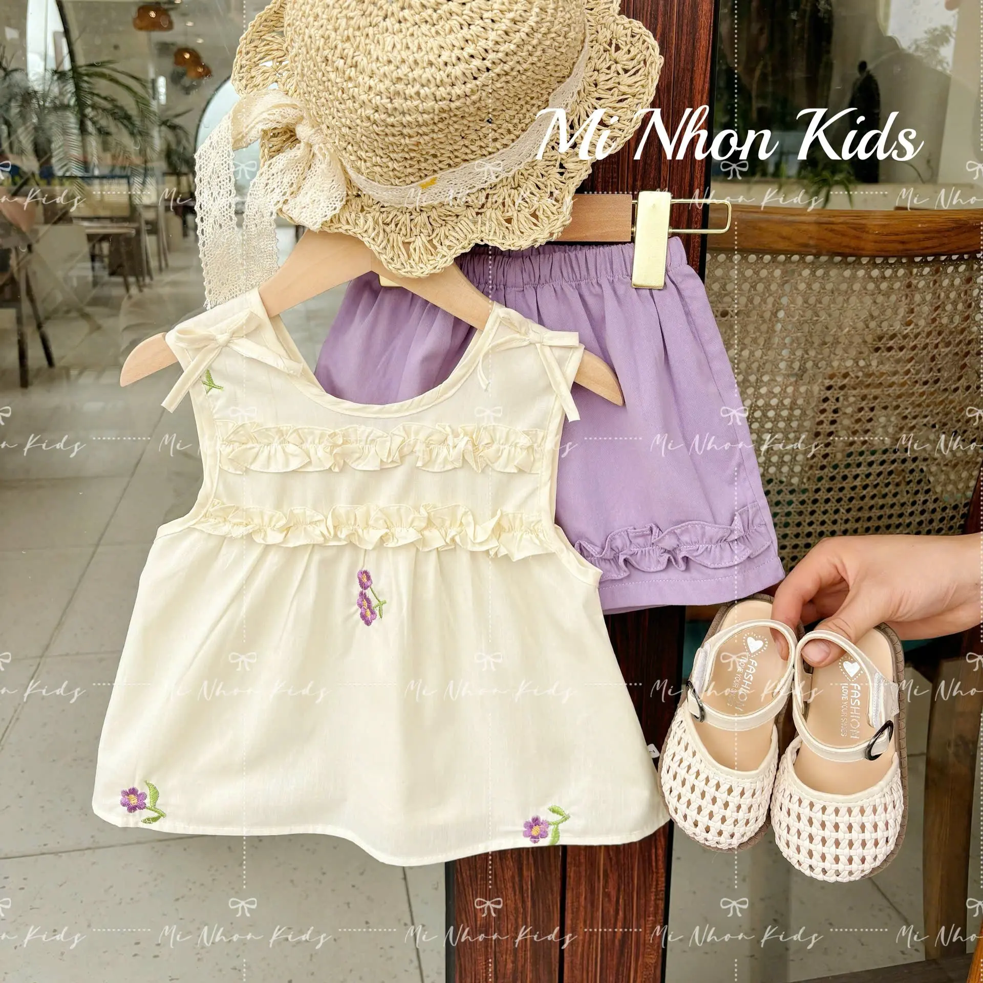 (Mi Nhon Kids) - Bộ đồ sát nách phối viền bèo chất liệu thô thêu hoa tím xinh yêu cho bé gái