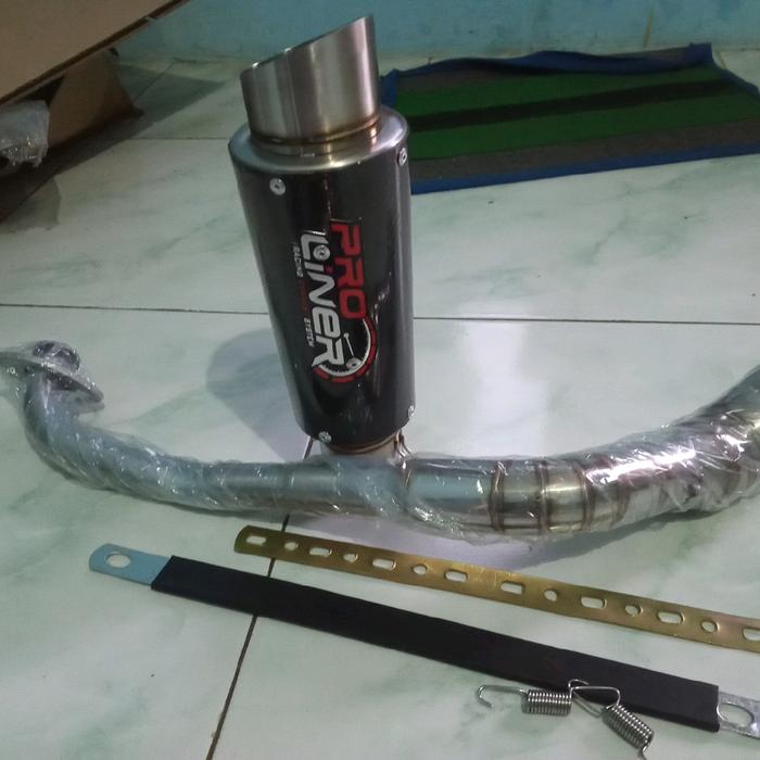 Gambar knalpot racing proliner carbon ,carbon proliner , untuk vixion, fu, Byson,mx king, Jupiter MX, Verza,cb150r,cbr,ninja , dan segala motor kopling Bulat Motorcycle dari at knalpot racing 28_NEW Kab. Purbalingga Tokopedia