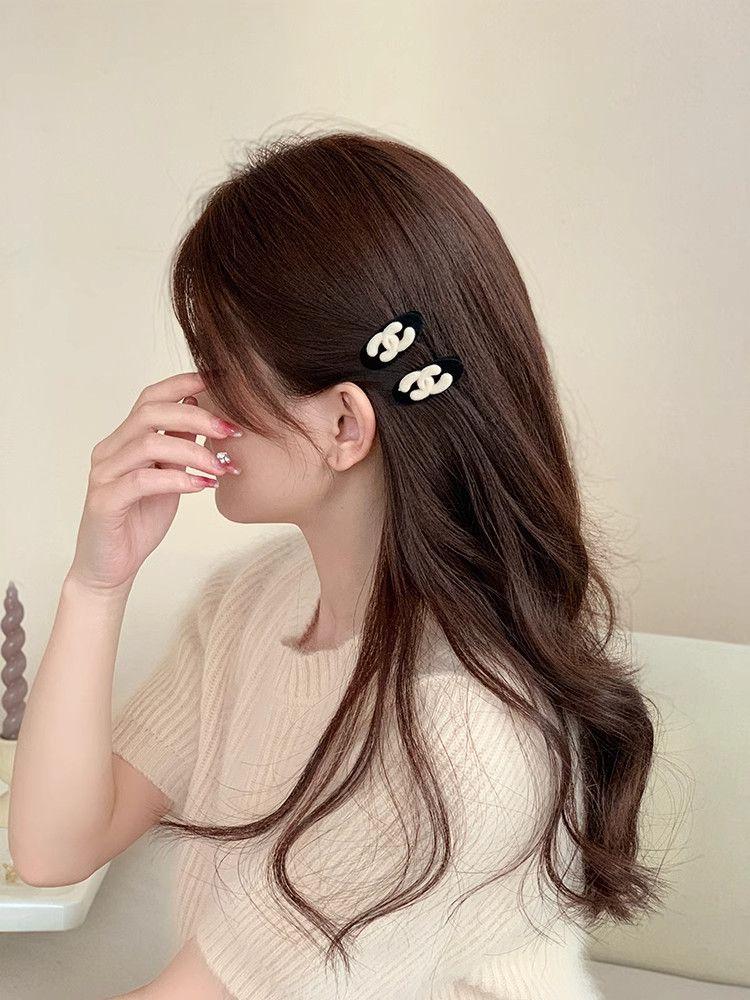Product Introduction of Vintage Simple Style Velvet Letter Mini Hair Clip for Women Spring Summer Bangs Forehead Hair Clip Side Clip BB Clip 10