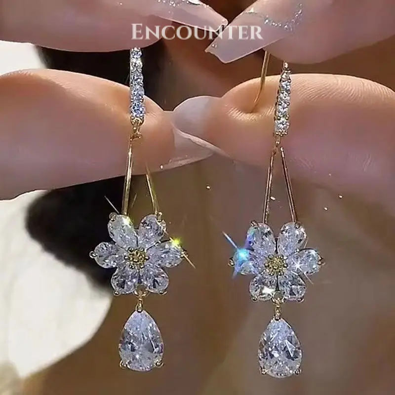 Elegant White  Flower Drop Shape Pendant  Color Earrings For Women Exquisite Sweet Temperament Girls