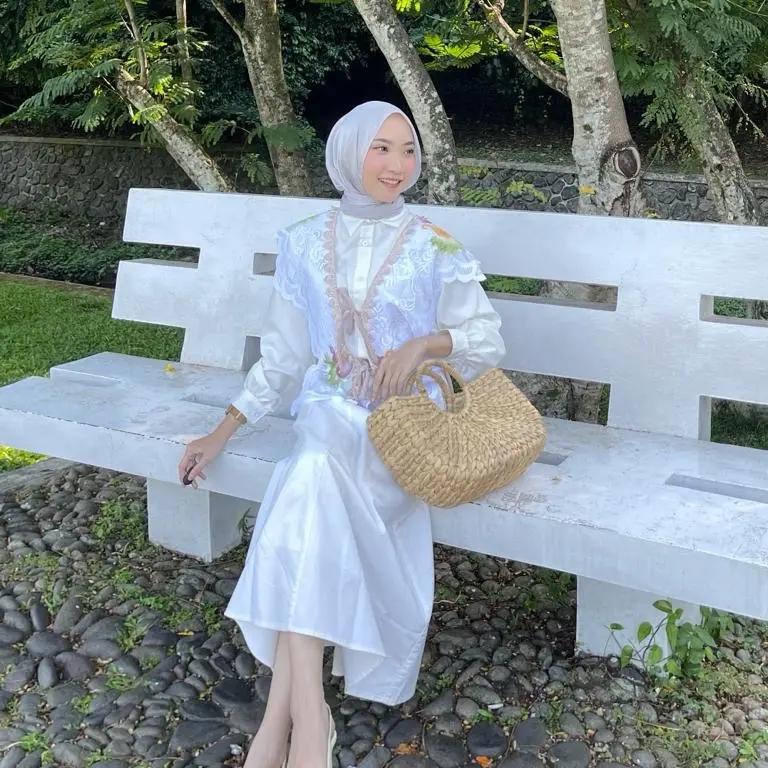 OUTER VEST BORDIR ATASAN PRETTY WANITA FLERA BY RNO Katun Poliester Polos Bunga Putih Baju Muslim Cardigan 1
