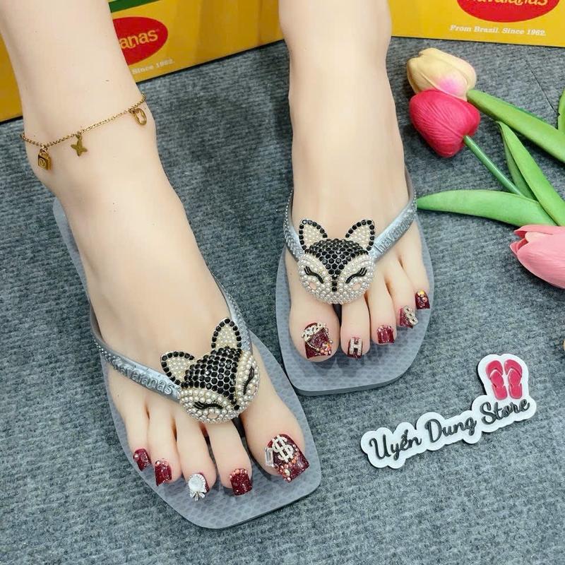 Dép Nữ Xám Vuông Slim Kèm Charm HVN 8