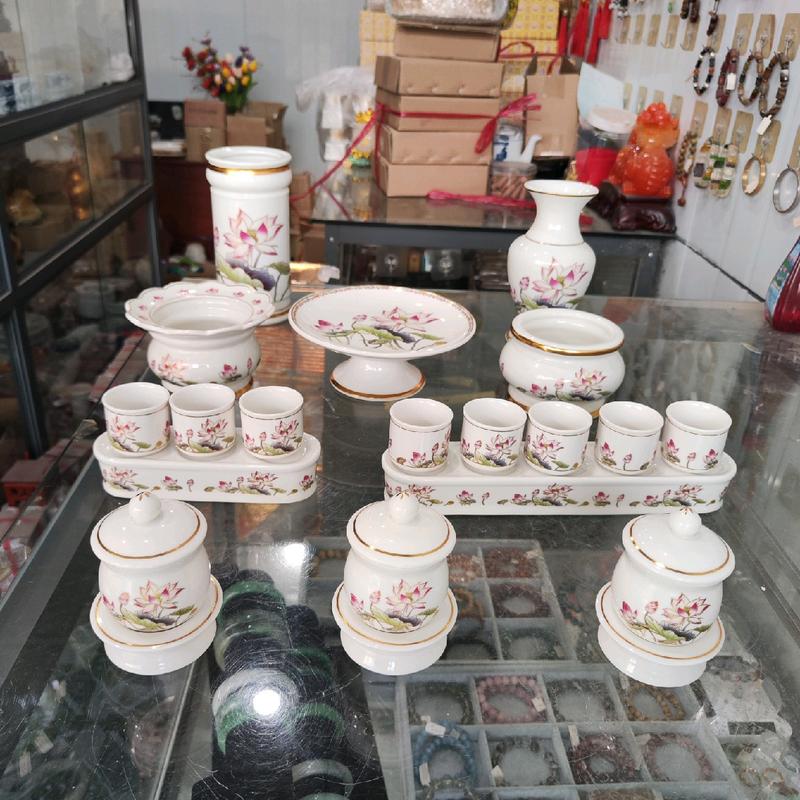 Bộ Thờ Cúng Gốm Sứ Lư Hương, Bình Hoa, Đĩa, Ống Nhang, Áng, Chum Nước Hoa Tiết Hoa Sen 0