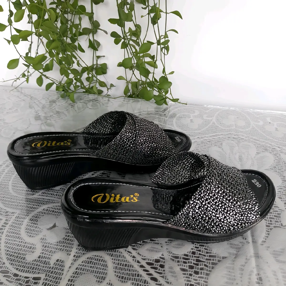 Dép Lưới Nữ Trung niên. Dép Lưới Nữ 2 Quai chéo ánh kim mềm,mang Êm,đẹp,thoáng chân. Đế cao 5cm.
