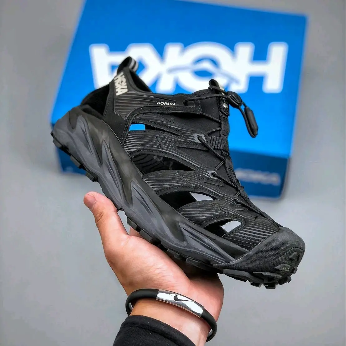 SEPATU SANDAL HOKA ONE ONE HOPARA TRIPLE BLACK Wanita