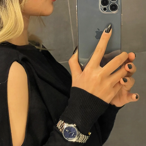 Em Trang bán Đồng hồ