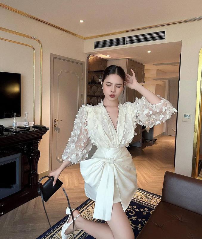 BASIC.CHIC Set áo hồ điệp + chân váy tafta nơ eo 2 màu đen trắng 7