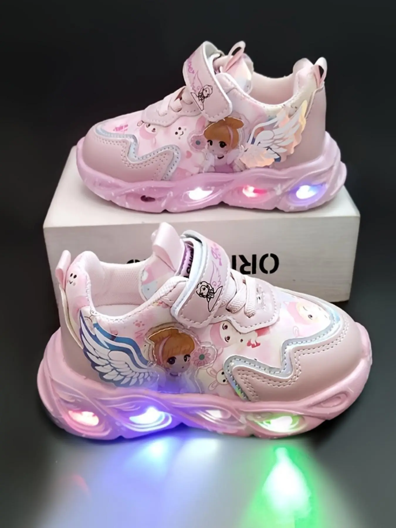 Girl's Cartoon Princess Pattern Sneakers, Cute Fashionable Light Up Sneakers for Daily Wear, Casual Comfortable Sports Shoes for Girls