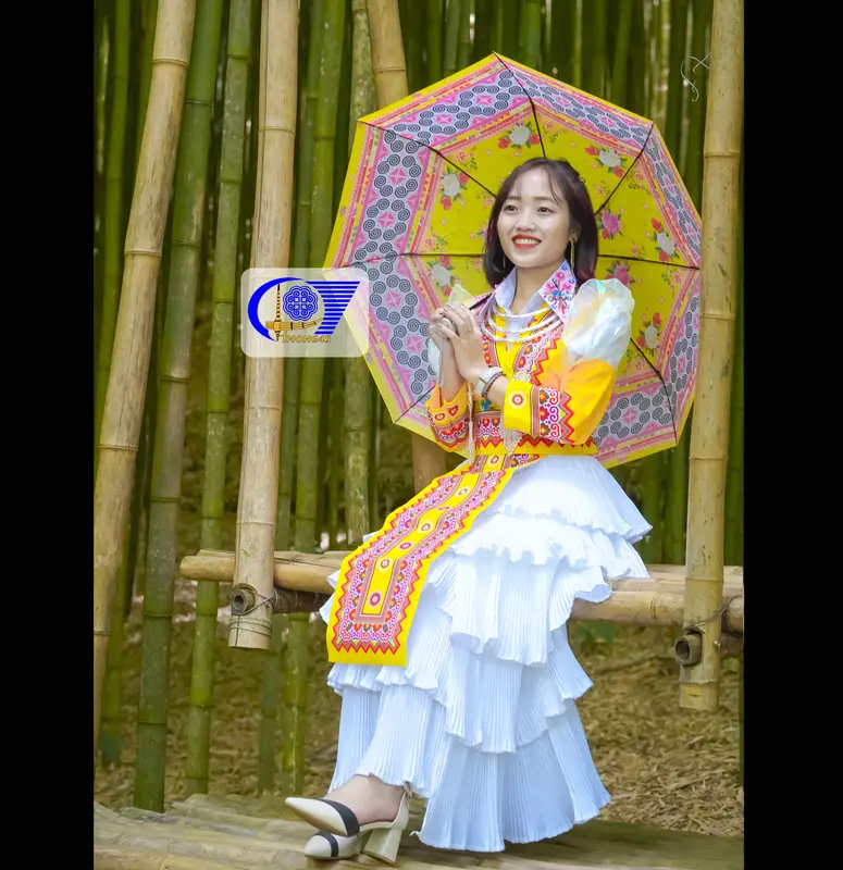 Bộ váy áo màu vàng Tiab Tsho Hmoob - Thời Trang Hmong 4S 4