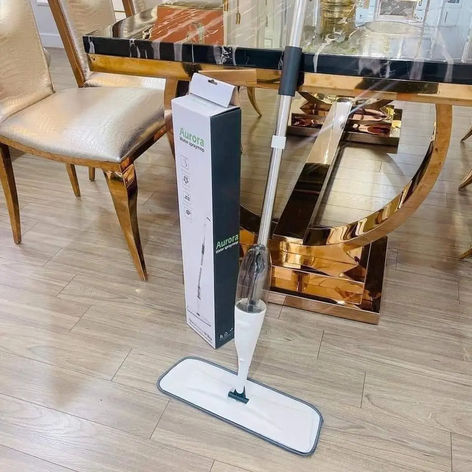 Cây lau nhà phun sương có dụng cụ gạt chổi