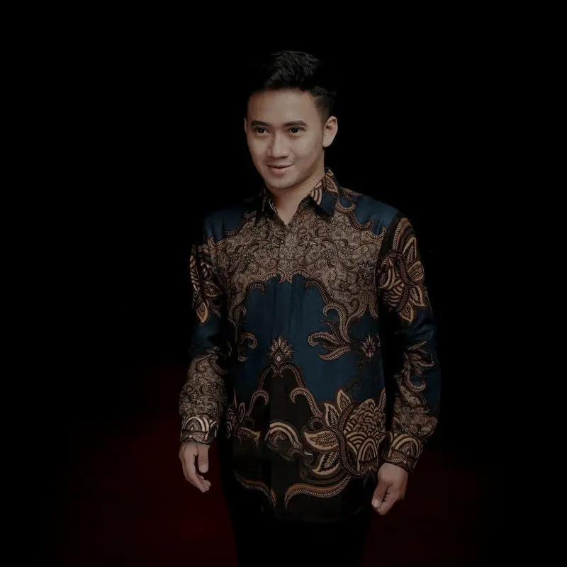 Baju batik pria lengan panjang modern - Kemeja batik pria lengan panjang - Batik pria 3