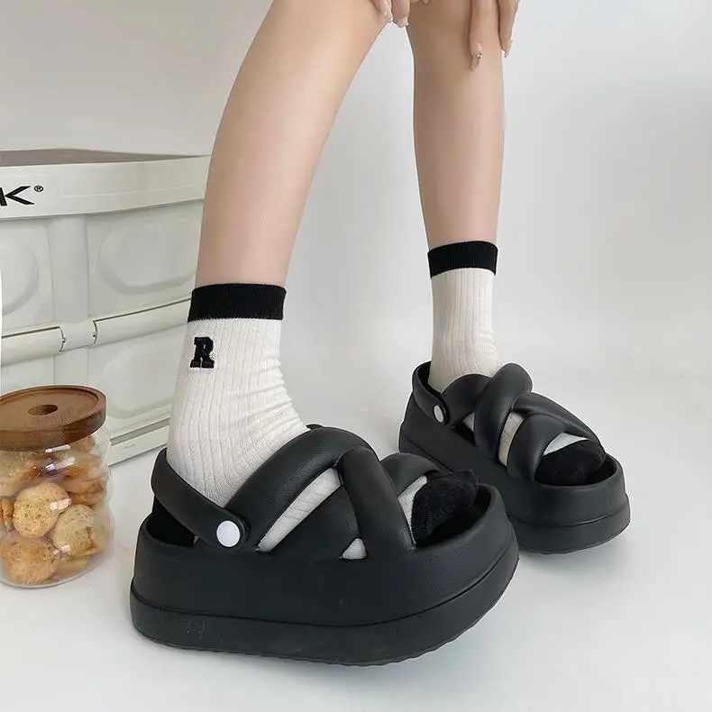 Dép Gót Khối, Rất Phổ Biến Chất Liệu Cao Su Chất Lượng Tốt, Đế Mềm, Thoải Mái Khi Mang, Có Dây Đeo Sang Trọng Độc Đáo Có 5 Màu Tùy Chọn, Đặt Hàng Ngay, Rất Rẻ, Nhanh Tay Đặt Hàng. 7