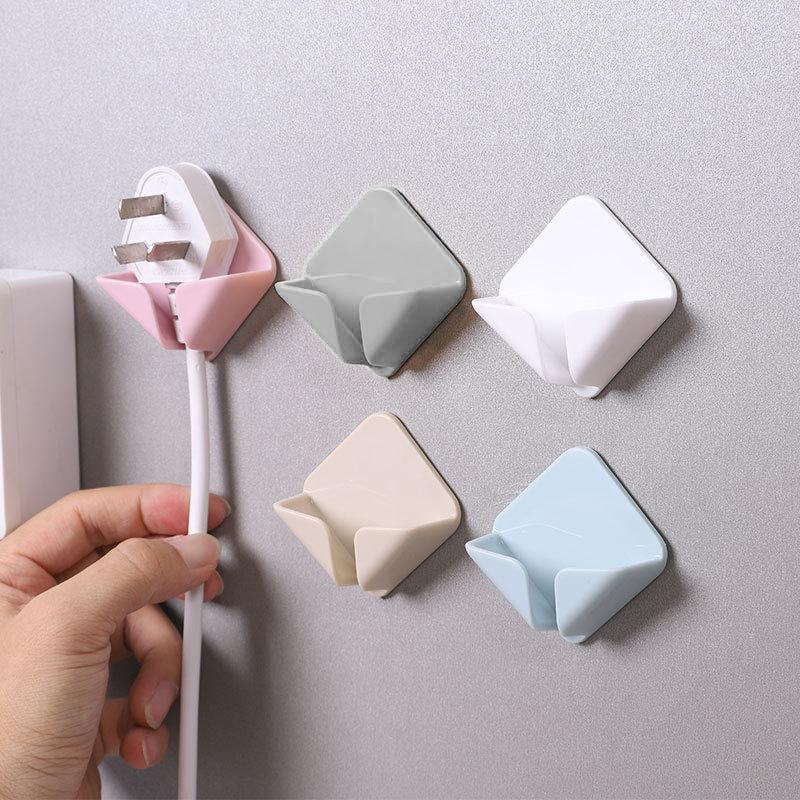 Combo 10 móc treo ổ cắm điện dán tường Living C, móc treo phích cắm điện dính chắc chắn, bảo vệ an toàn cho bé