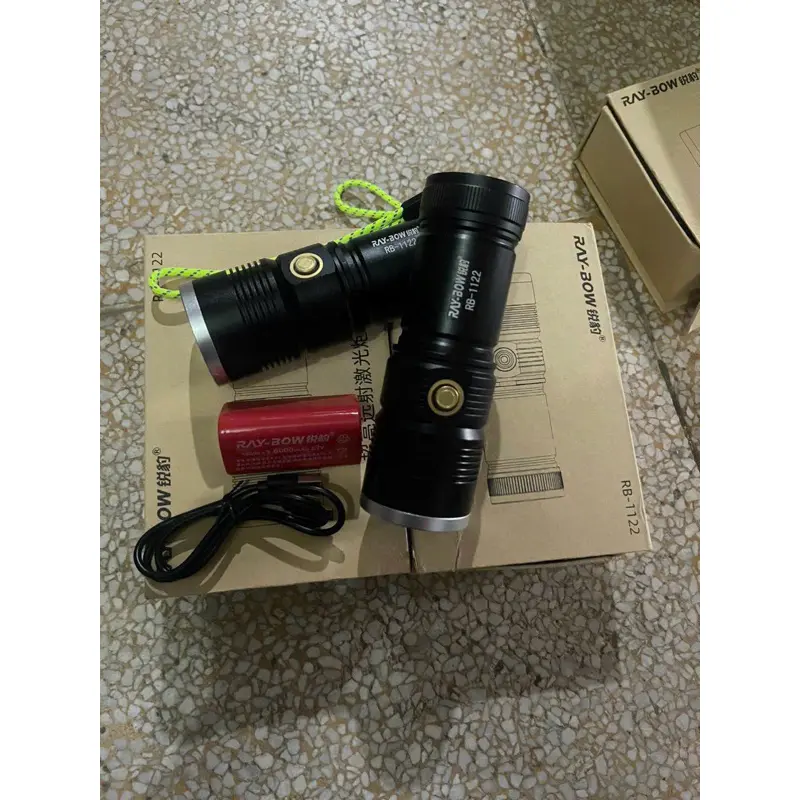 -Đèn pin cầm tay RAY BOW 1122 siêu sáng chiếu siêu xa _có ZOOM xa gần _ sạc ngược cho điện thoại 4