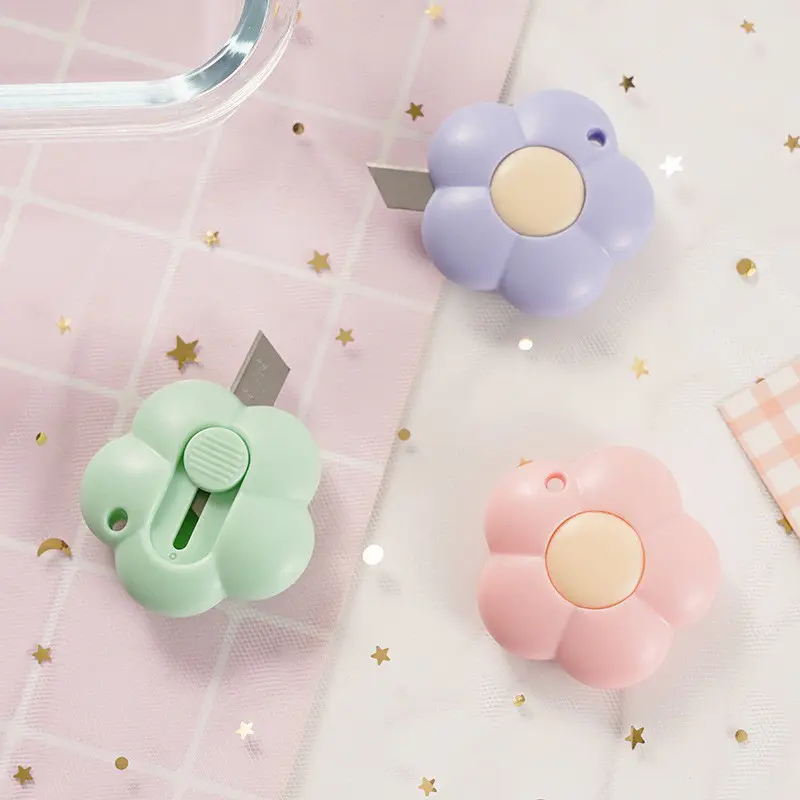 [DWCORNER] Cutter Mini Lucu Motif Bunga Cutter Warna Mini Lucu Bentuk ...