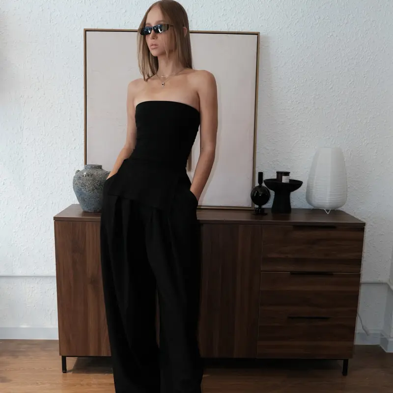 làminapparel - SIDE SLIT TUBE TOP - Áo tube form nhỏ và ôm màu đen dày dặn xẻ tà cuối line áo 5