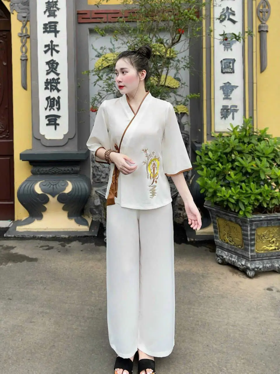Sét Đồ LAM Pháp Phục mặc Lễ Chùa, Tết tay lửng chất liệu tuyết nhung thêu họa tiết tên MẸ có 4 màu thanh lịch