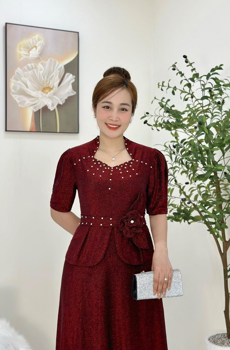 Product Introduction of Đầm Trung Niên M671 Vải Nhủ Co Giãn Mát Mịn Kết Hoa Đính Đá Cho Mẹ Đi Chơi Dự Tiệc Từ 48-75kg Ôm Gọn Thanh Lịch Nữ Women Dress 2