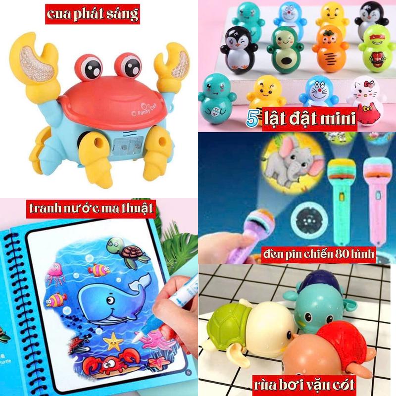 COMBO 5 món đồ chơi cho bé gồm Đèn chiếu 80 hình, Cua phát sáng, lật đật mini, Tranh nước ma thuật, gà vặn cót và Rùa bơi vặn cót