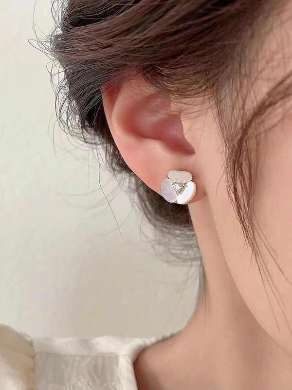 Không đen gỉ - Khuyên tai 3 cánh cánh hoa xà cừ - Stainless Titanium Shell Flower Earring 2