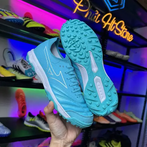 Giày bóng đá MORELIA SALA BETA đế TF cho mặt sân nhân tạo, shop có khâu full đế miễn phí, tặng kèm tất, túi rút, móc khoá.