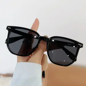 Kacamata Hitam Unisex Kotak Sunglasses Wanita Pria Terbaru Lensa Eyewear