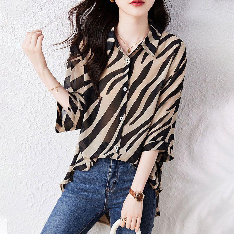 Quần Áo Chống Nắng Sọc Tay Áo Ba Phần Tư Áo Voan, Nữ, Họa Tiết Ngựa Vằn, Áo Sơ Mi Dáng Rộng, Thích Hợp Cho Cô Gái Béo, Giấu Bụng, Áo Bó Sát, Uy Tín Tốt, Bán Chạy, Hàng Hóa 2328, Có Sẵn Để Mua Lại 9