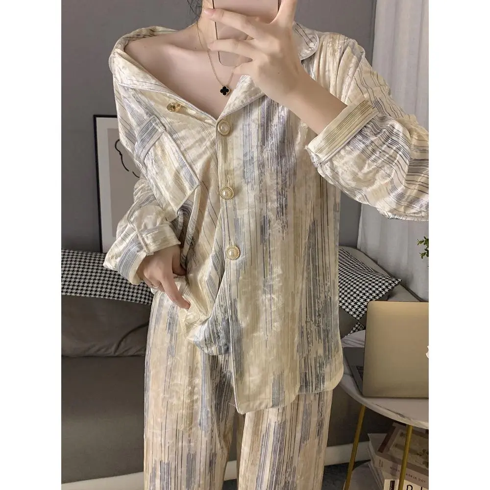 Bộ Đồ Ngủ Nhung, Màu Vàng, Dành Cho Nữ, Mùa Thu Và Mùa Đông, Áo Cardigan Dài Tay, Phong Cách Hàn Quốc, Gợi Cảm Và Thuần Khiết, Thích Hợp Mặc Nhà, Bộ Hai Mảnh Mùa Xuân Và Mùa Thu, Có Thể Mặc Ngoài Trời