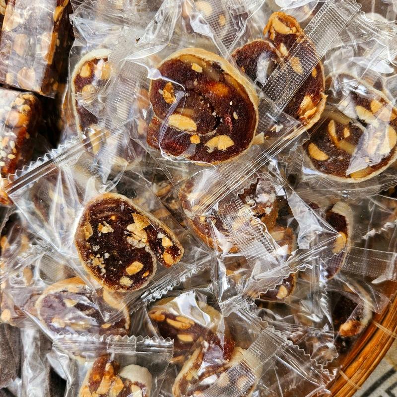 1 kí kẹo chuối cuộn Snack Food Candy Thức Ăn Ăn Vặt từ mè đậu.
