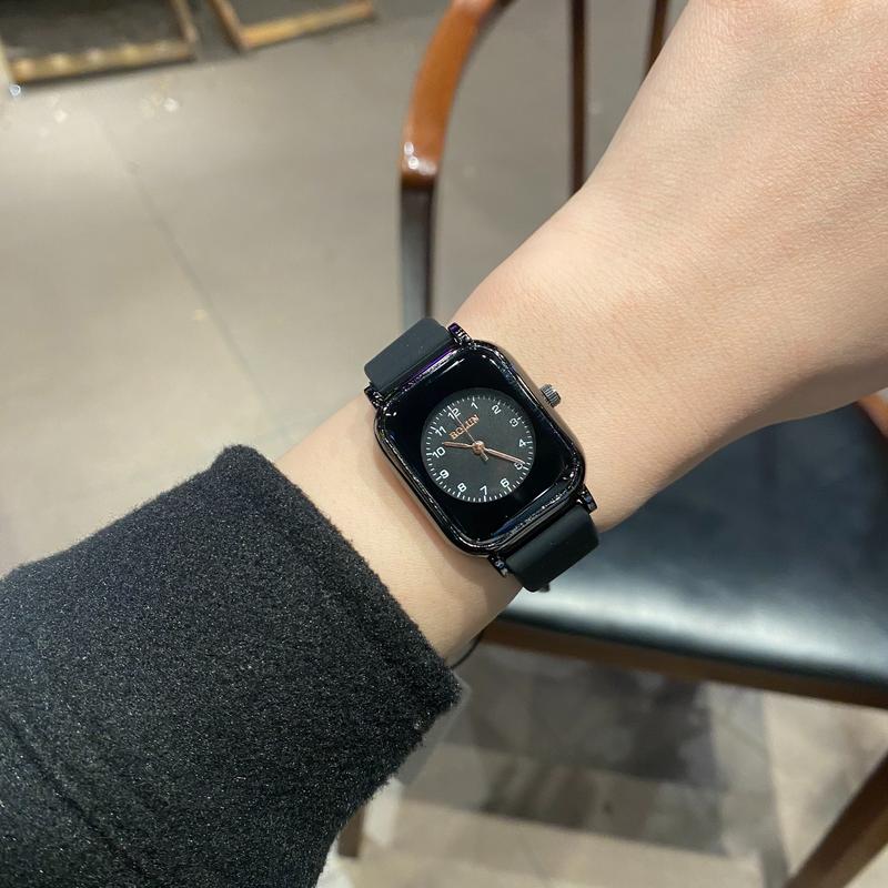 Bolun Đồng Hồ Nữ hugi dây silicon mềm thời trang cao cấp. Watch Đồng hồ đeo tay, phụ kiện cao cấp