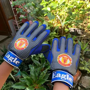 Sarung tangan kiper anak anak