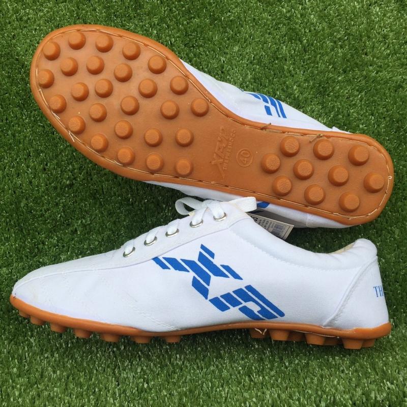 Giày bata đá bóng giày vải đế đinh sân cỏ nhân tạo Sport Sneaker