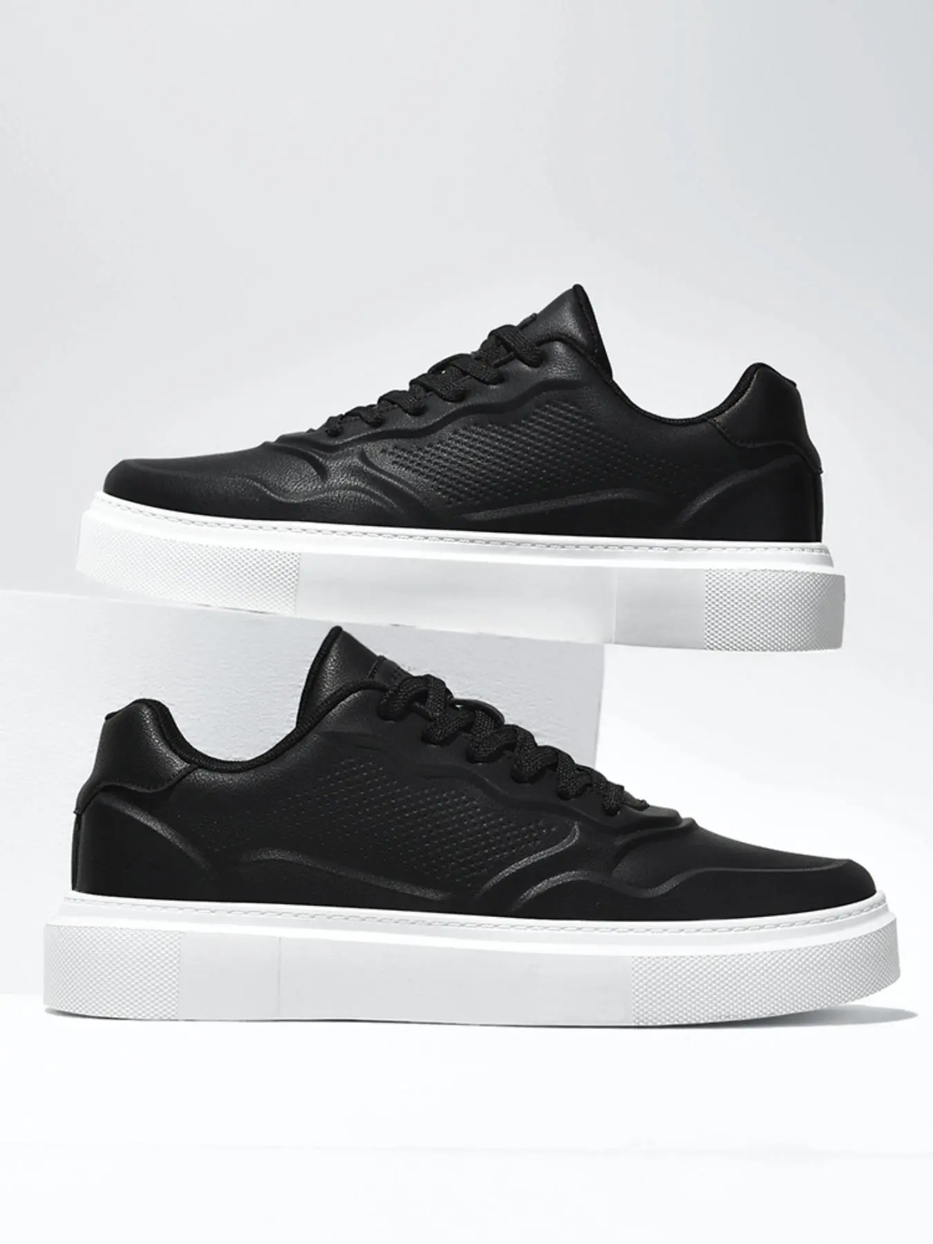 Men's Sporty Lace Up Low Top Sneakers, Casual Comfortable Breathable Skate Shoes, Fashionable Sneakers for Daily Wear