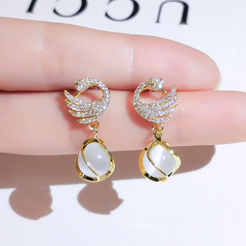 Bạc kim zircon thiên nga bông tai nữ đơn giản thích hợp khí chất bông tai thời trang cá tính bông tai nhẹ sang trọng cao cấp cảm giác hoa  tai ngọc trai vàng