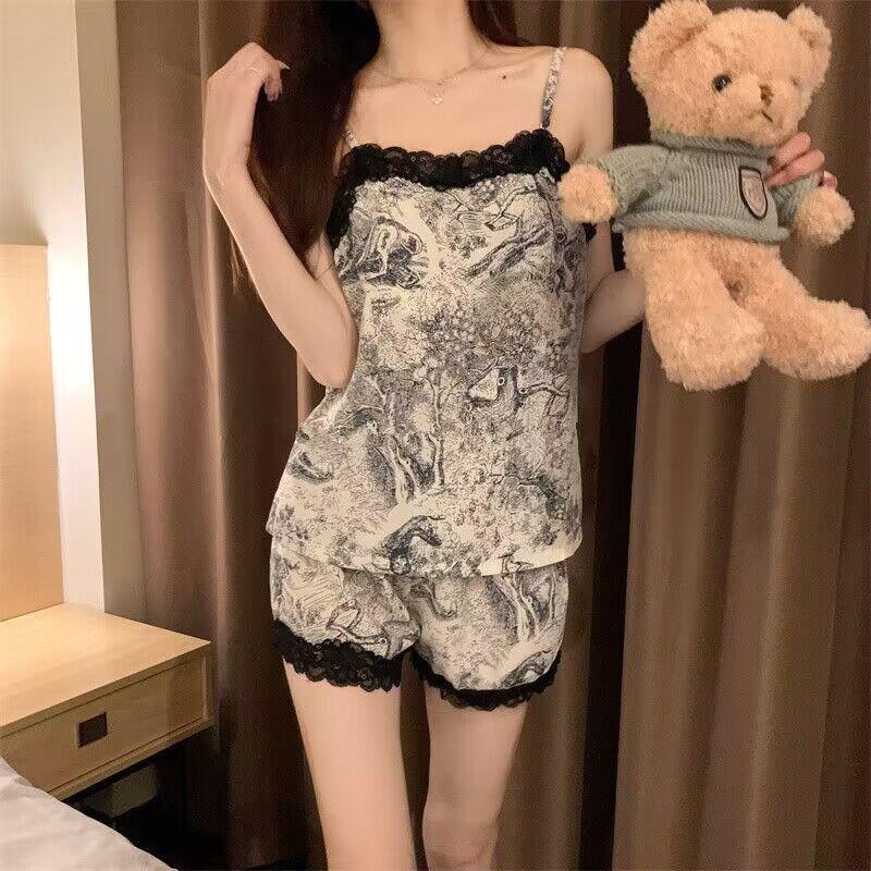 Product Introduction of Bộ Đồ Ngủ Lụa Lạnh Ngoại Cỡ Cho Cô Gái Đầy Đặn, Phong Cách Dễ Thương Và Gợi Cảm, Quần Đùi Có Dây Đeo Đồ Mặc Nhà, Thiết Kế Lưng Đẹp, Bộ Đồ Hai Mảnh, Thích Hợp Cho Phụ Nữ, Trọng Lượng 150,00kg 9