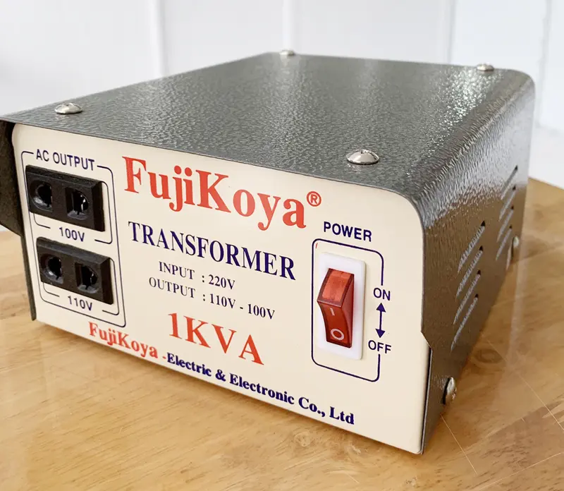 Biến Áp Sắt Treo Tường Công Suất 1KVA FujiKoya. Input 220V- Output 120V-100V 1