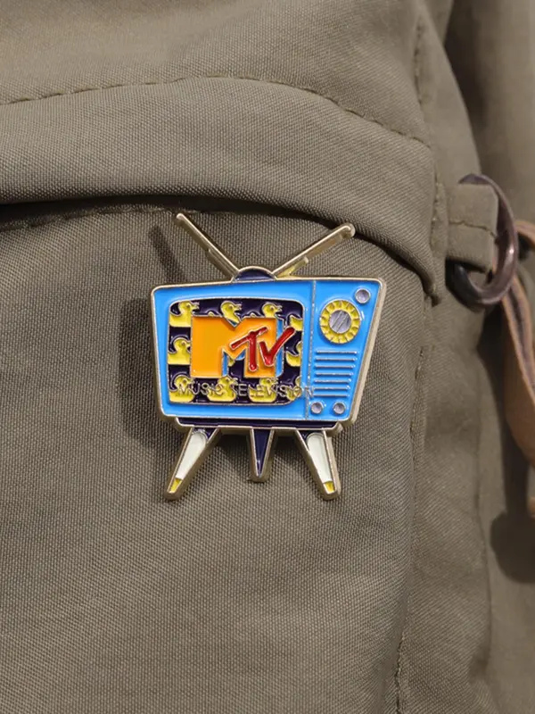 Vintage Tv Shaped Brooch, Enamel Pin Suitable for Backpacks, Jeans, Scarves, Hats Decoration,  Trendy All-match & Exquisite Brooch for Birthday Gift 7
