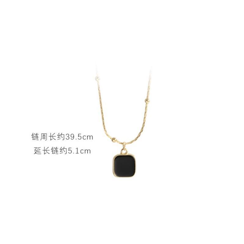 Product Introduction of Black Dark Geometric Square Necklace for Women's Light Luxury and Unique Design Sense Collar Chain 2025 New Instagram Hip Hop 2
