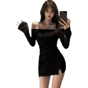 เดรสเปิดไหล่ ทรงสลิมฟิต สำหรับผู้หญิง แขนยาว ฝังเพชร กระโปรงบอดี้คอนผิดปกติ คอลเลคชั่น Early Autumn ปี 2025 มาใหม่ สีดำ