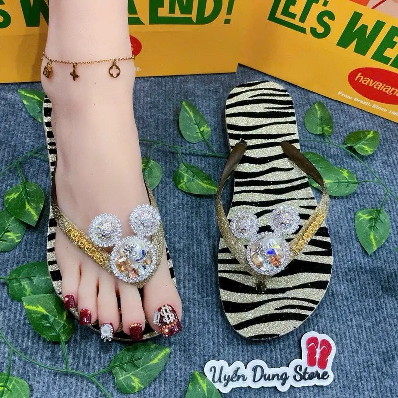 Dép Nữ Tròn Beo Vằg KT Quai Kèm Charm HVN 3
