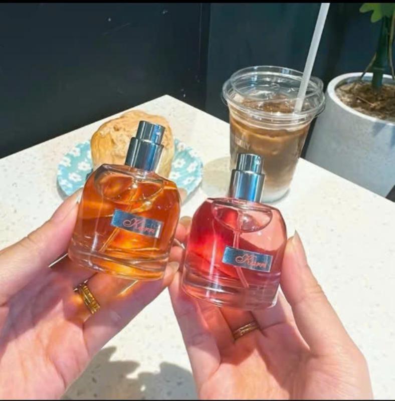 Set 2 chai nước hoa Karri 2 màu hồng- cam( mỗi chai 30ml)