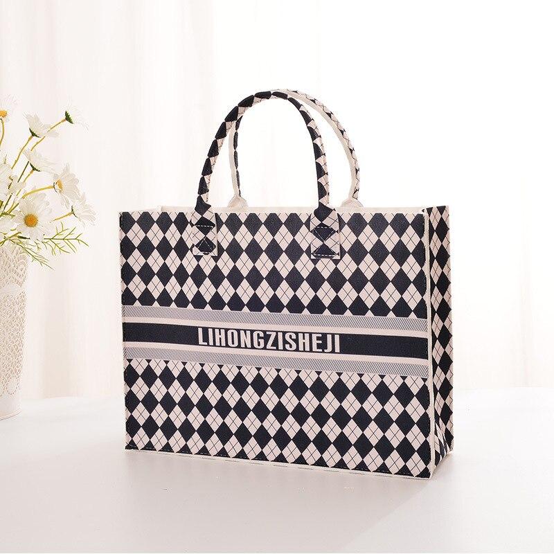 Product Introduction of Super Large Capacity Fashion Felt Handbag Supermarket Shopping Gift Handheld Tote Bag Cartoon Gift Felt Crossbody Bag 22