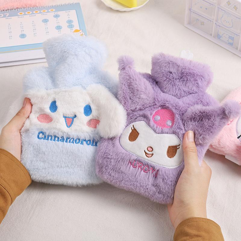 Product Introduction of Túi Giữ Ấm Tay Nhồi Bông Hello Kitty, Sanrio, Dễ Thương Kuromi, Cinnamoroll, Melody, Có Thể Tái Sử Dụng, Túi Đựng Bình Nước Nóng, Thích Hợp Cho Bé Gái, Quà Tặng 23