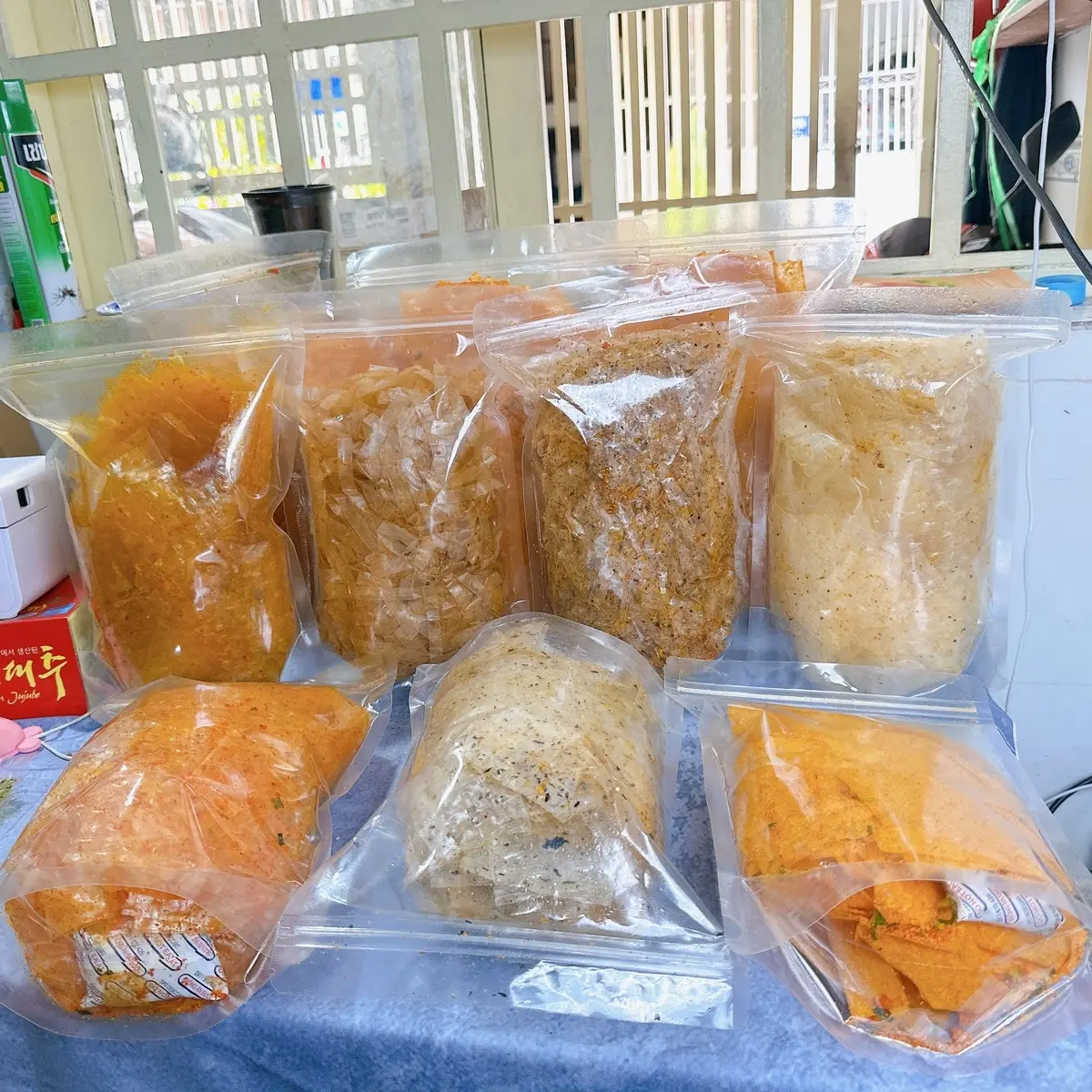 300gr Bánh Tráng Các Loại (  Xì Ke, PhôMai, Rong Biển, Tỏi, Tôm, Lá Dứa, Bò ) Cay Snack