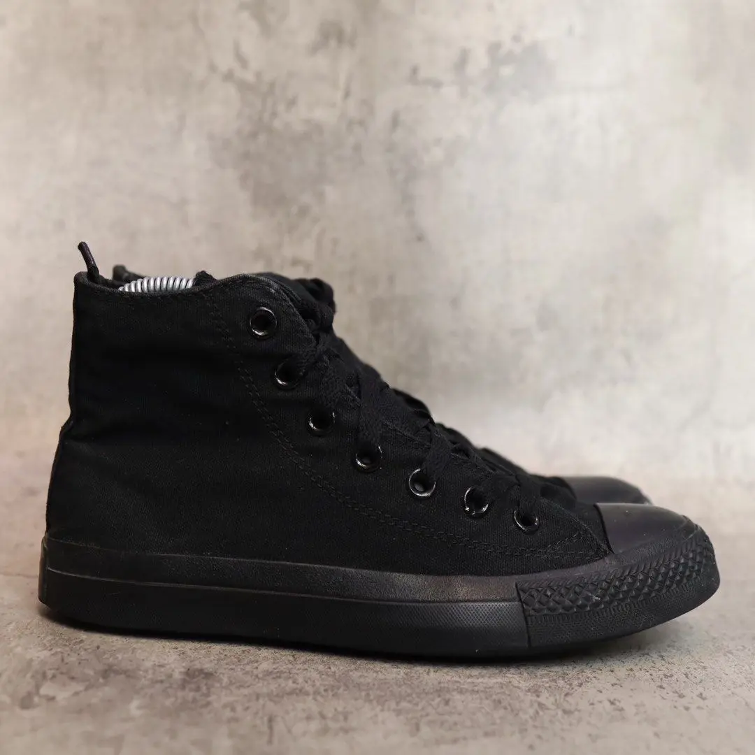 Sepatu Lee Poure Pria Keren Sepatu Hitam Polos Chuk taylor Sepatu Sekolah Sepatu Keren Buat Gaya Sepatu Terbaru 2025 Casual Kerja