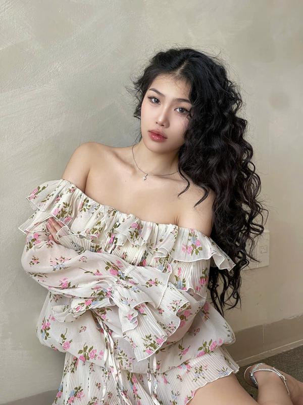 GLORIOUS Set hai món đầm trễ vai tay dài in hoa kèm quần - chất liệu voan tơ mềm mại DAHLIA MINI DRESS