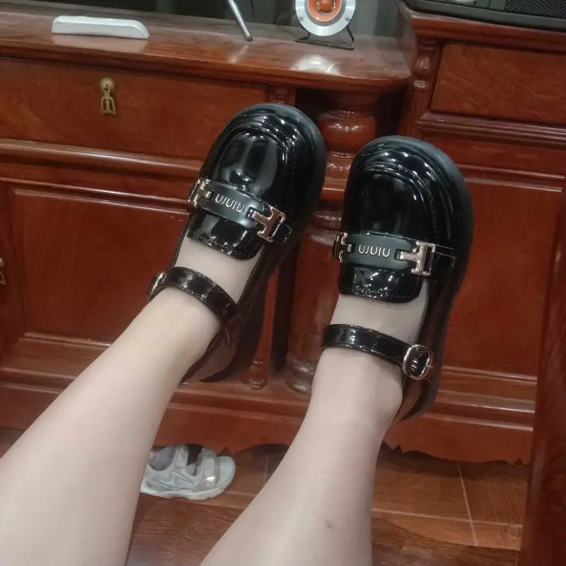 Giày Búp Bê Khoá MM(Phom Chuẩn ) Da Bóng Mềm Đế Nhẹ Dành Cho Bé Gái Từ 26-37 Mũi Tròn Quai Dán Dành Cho Mọi LứA Tuổi 2 màu Đen Và Kem Da Bóng giày 12 6