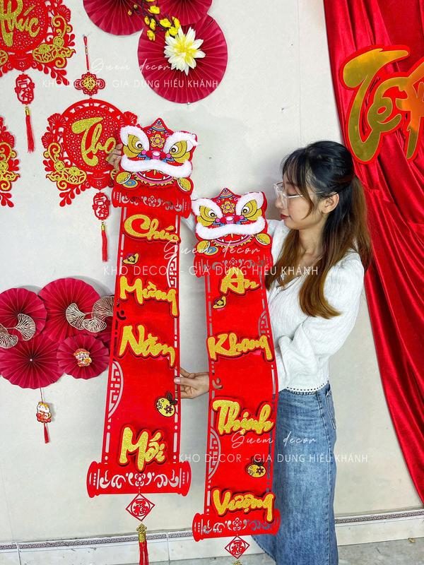  Cặp Câu Đối Đầu Lân Câu đối Túi Tiền chữ nổi trang trí Tết 2026 đủ size   dài từ 90cm đến 1m5 tính từ đầu dây treo đến hết tua rua   Chúc mừng năm mới - An khang thịnh vượng- tặng móc treo 