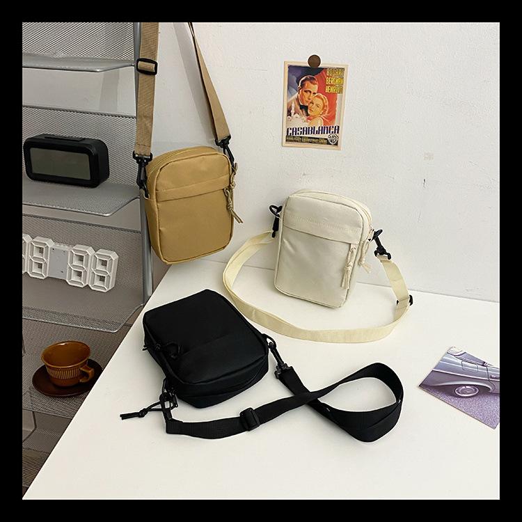 Product Introduction of túi Messenger Dành Cho Nam Giới, Thương Hiệu Thời Trang Mới 2024, Phong Cách Thường Ngày Và Đơn Giản, Túi Đựng Điện Thoại Di Động Túi Đeo Vai Nhỏ Thích Hợp Cho Nam Giới, Phong Cách Ins, Ba Lô, Túi Đeo Vai Nữ 25