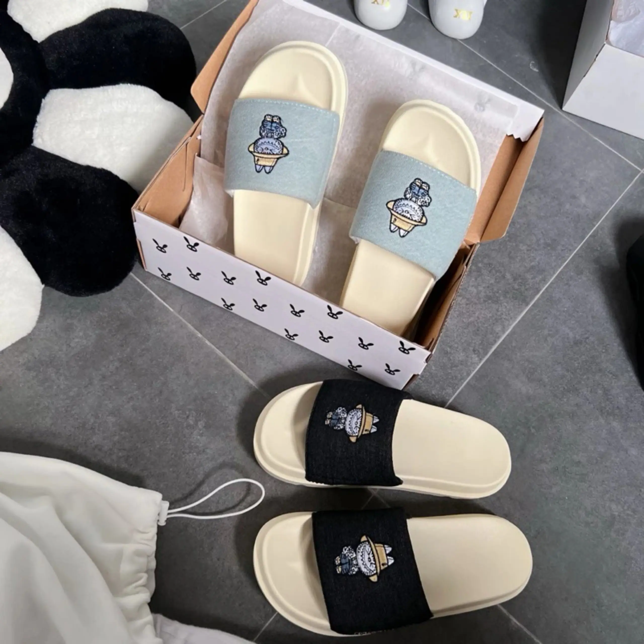 Dép LABUBU cute quai ngang thêu nổi - cao 4cm - HỖ TRỢ ĐỔI SIZE - Bảo Hành Slipper DéP Nam Đế Bằng Dép Lê dép  quai tua rua